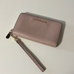 Michael kors wallet